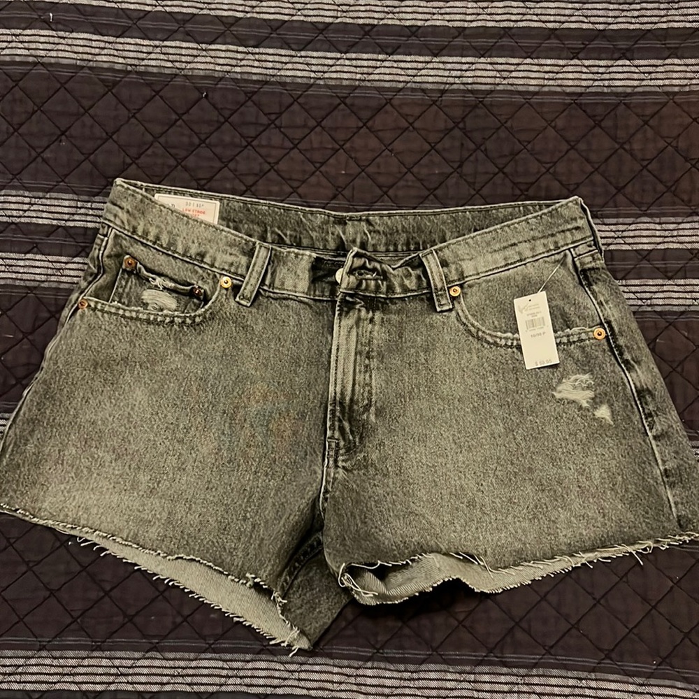 Gap low stride short